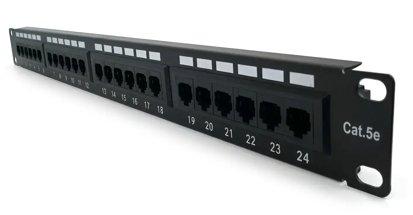 Patch Panel 24 puertos UTP Categoría 5E, 1RU